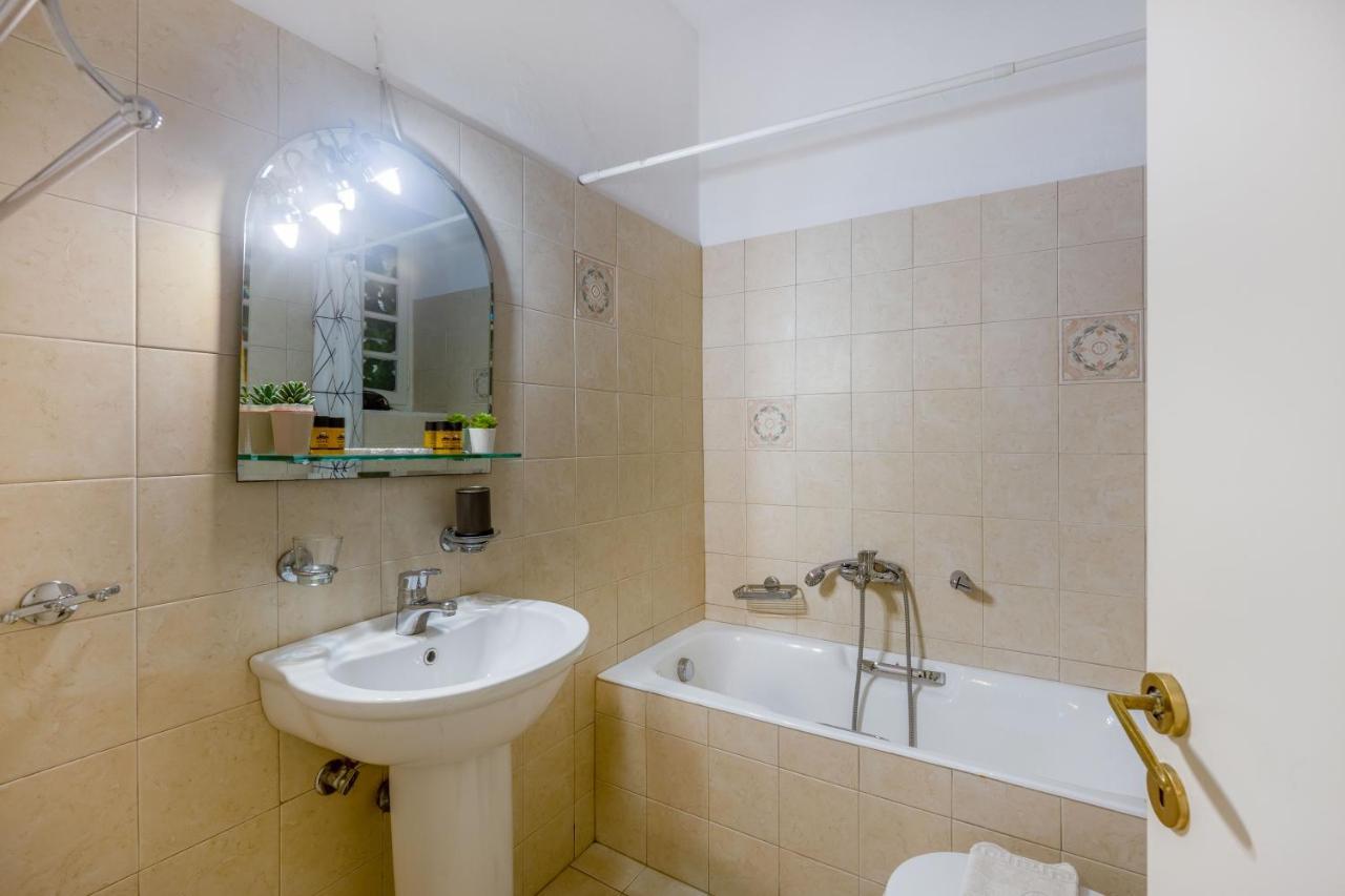 Charming Apartment In The Heart Of Plaka Афины Экстерьер фото